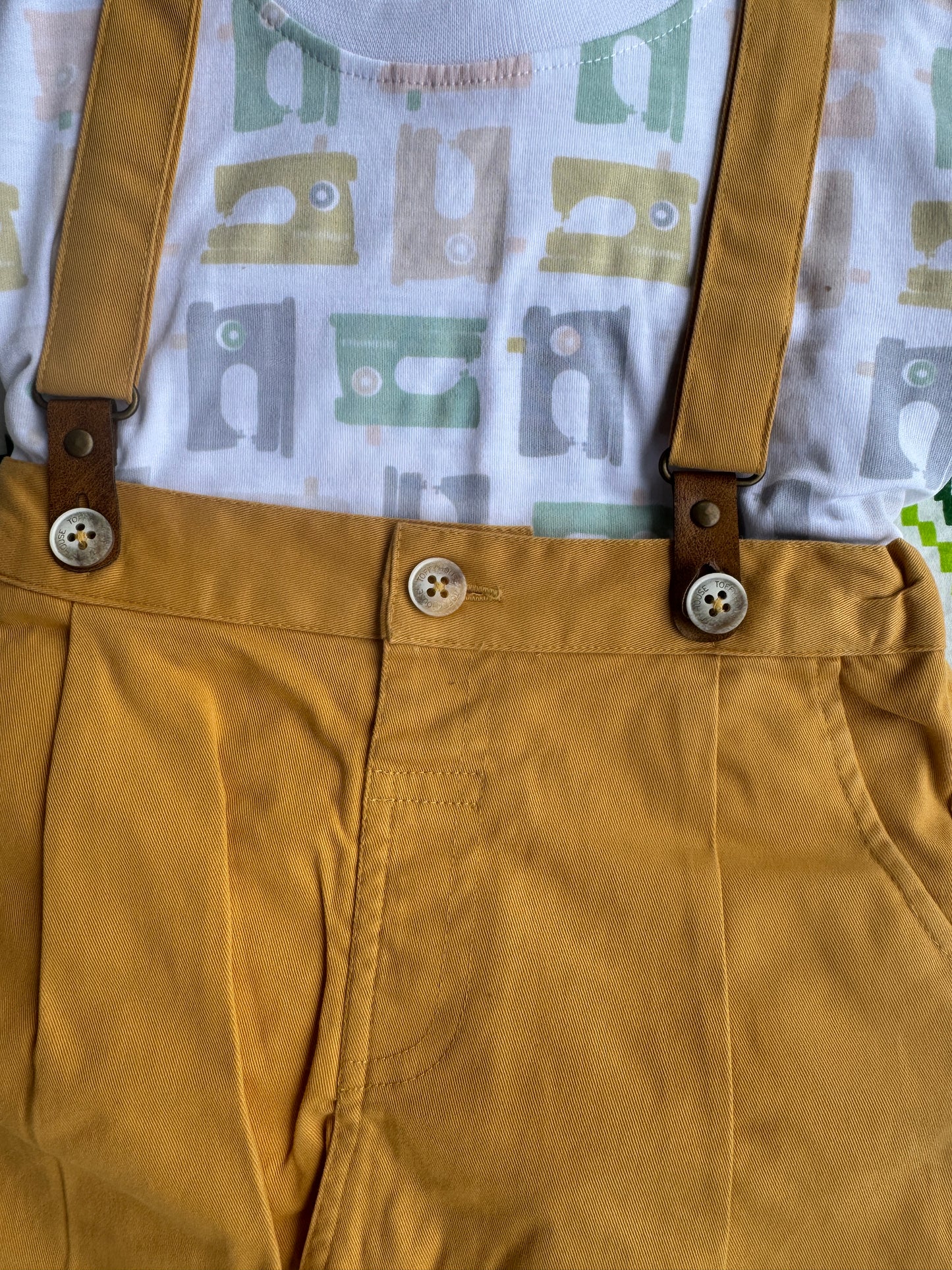Honey Gold Suspenser Set
